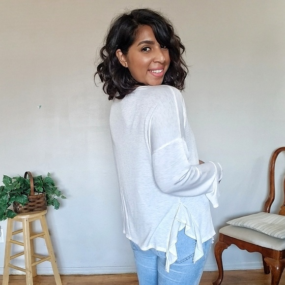 LITTLE DETAILS RELAXED CREAM TOP - Picture 2 of 7